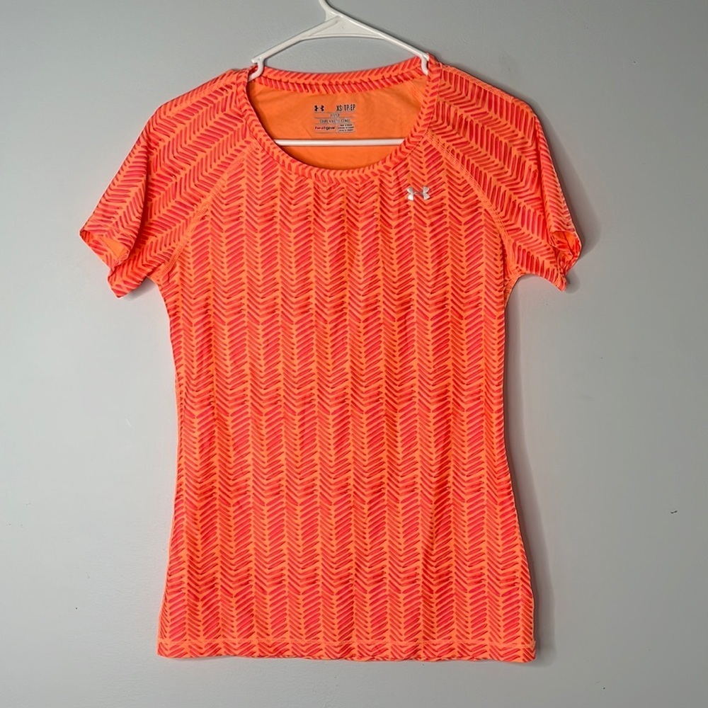 Under Armour XS Pink and Orange Short Sleeve Workout Shirt